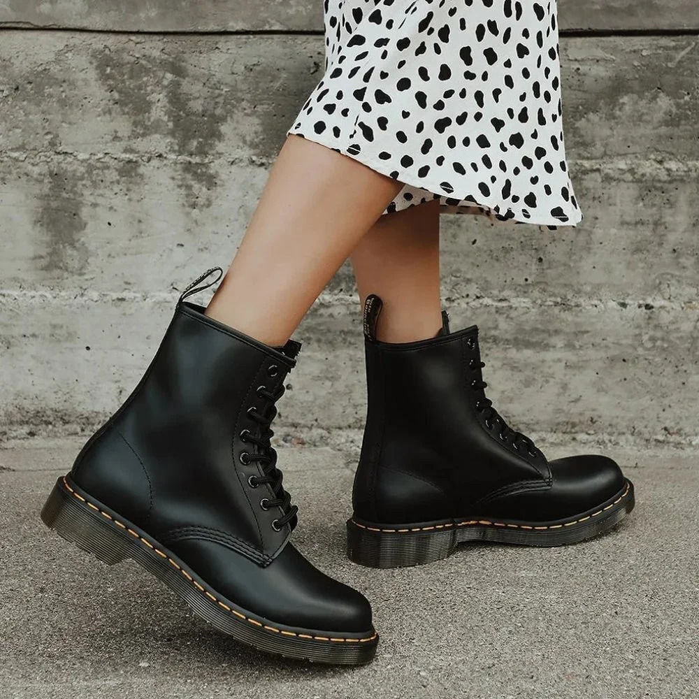 Dr. Martens 1460 Smooth Leather Lace Up Boots Black Size 7 - Picture 2 of 11